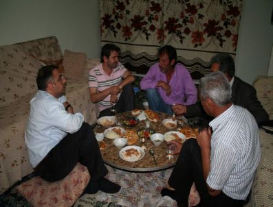 Başkan Cengiz, Hergün Bir Mahallede İftar Ediyor…