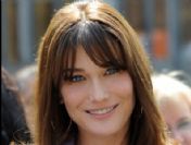 Dünyanın en şık kadını Carla Bruni-Sarkozy