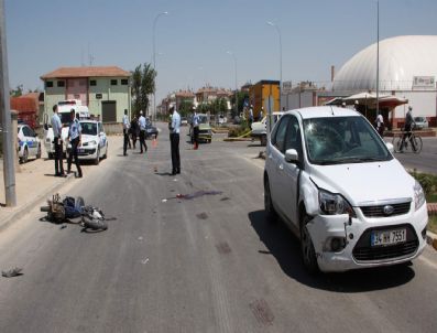 Otomobilin Çarptığı Motosiklet Sürücüsü Öldü