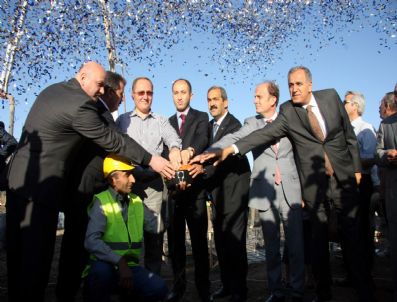 AKIF ÜSTÜNDAĞ - Paşa Çayırı Muhsin Yazıcıoğlu Spor Kompleksi`nin Temeli Atıldı