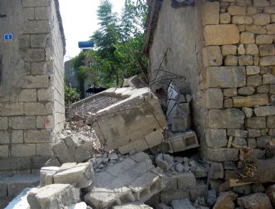 TEKEBAŞı - Samandağ'da Balkon Faciası