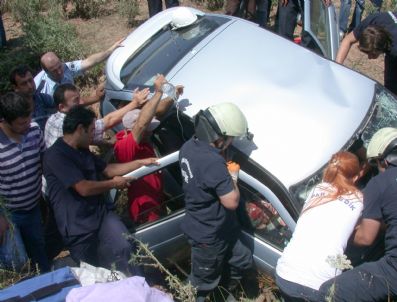 Sıkışan Sürücüyü Kurtarmak İçin Seferber Oldular