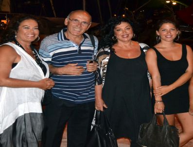 NAZAN ŞORAY - Sinemanın Sultanı Tatilini Datça`da Geçiriyor