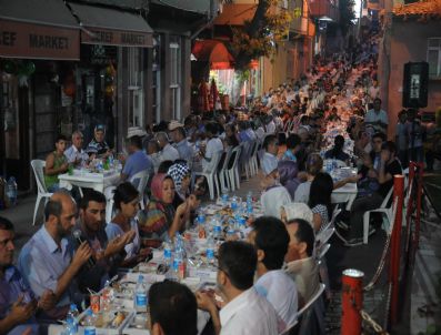 Bağcılar Belediyesi Gönül Sofrası Mahmutbey’de Kuruldu