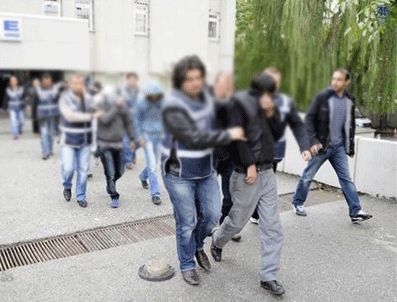 Zehir tacirlerine darbe: 42 gözaltı