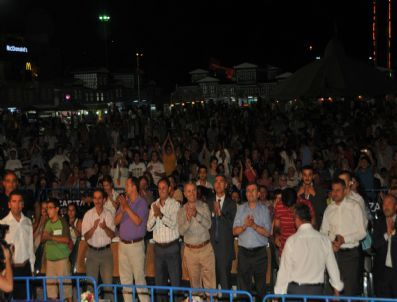 Beylikdüzü Belediyesi'nden Protokole Boğaz'da İftar