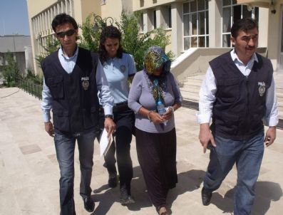 Dilenci Kılığında Hırsızlık Yapan Kadın Tutuklandı