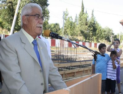 KÖKSAL TOPTAN - Hayırseverin Yaptıracağı Okulun Temelini Torunları Attı