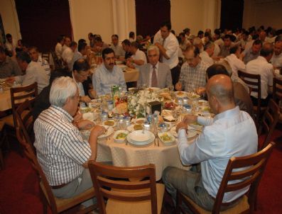 İş Dünyası İftar Yemeğinde Buluştu
