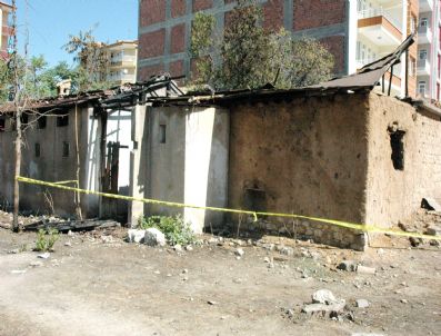 Malatya'da 50 Harabe Ev Yıkıldı, 40 Tanesi Sırada Bekliyor