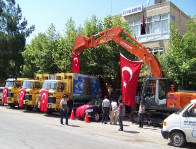 MURAT ORHAN - Mut Belediyesi`nin Araç Filosu Güçleniyor