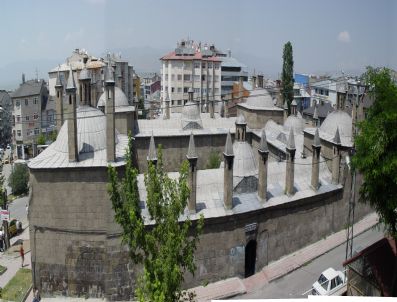 RÜSTEM PAŞA - Rüstempaşa Hanı, 447 Yıldan Beri Ayakta