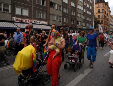 Stockholm'de Eşcinseller Yürüdü
