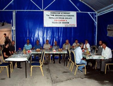 TURHAN TOPÇUOĞLU - Halil İbrahim Sofrasında 500 Kişilik İftar