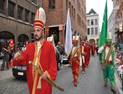 İrkçıların ‘kalesinde’ Mehter Coşkusu