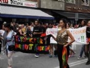 Stockholm'de Eşcinsellerin Yürüyüşüne 25 Bin Kişi Katıldı