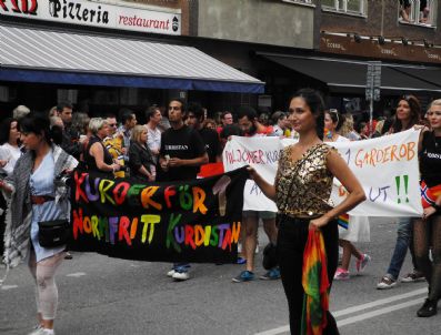 Stockholm'de Eşcinsellerin Yürüyüşüne 25 Bin Kişi Katıldı