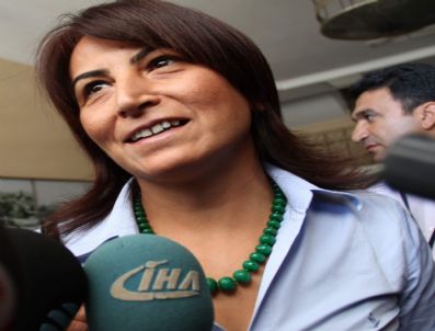 AYSEL TUĞLUK - Tuğluk'tan Arınç'a Yanıt