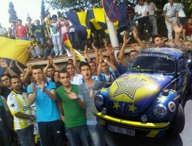 Fenerbahçeli taraftarlardan Aziz Başkan'a ziyaret
