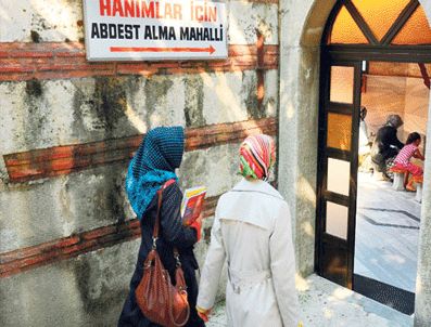 İstanbul Müftülüğü camileri kadınlar için denetledi