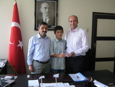 Terme Kaymakamı Şampiyonu Ödüllendirdi