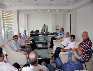 Alaplı`da Kaldırım ve Trafik Sorunu Masaya Yatırıldı