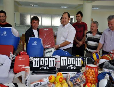 Bilecik`te Amatör Lige Malzeme Desteği