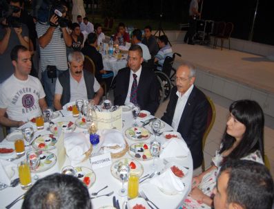 İZZET ÇETİN - Chp`den Gazilere ve Şehit Ailelerine İftar