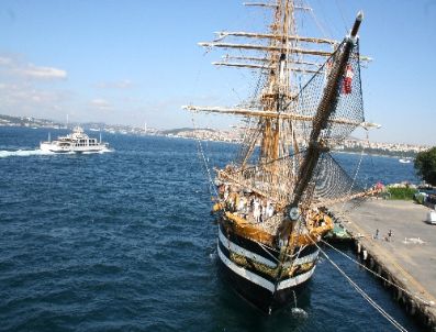 DENIZ HARP OKULU - Dünyanın En Büyük Yelkenlisi İstanbul`da