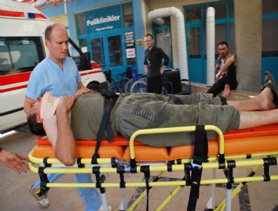 ÇANAKLı - Erik Toplamak İçin Çıktığı Çatıdan Düştü