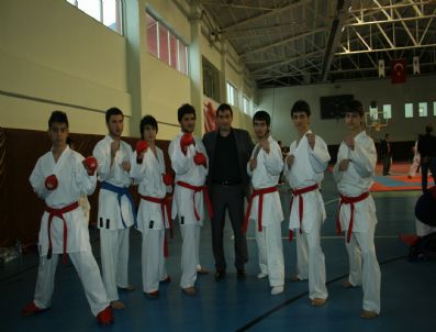 Erzurumlu Karateciler Konya Yolcusu