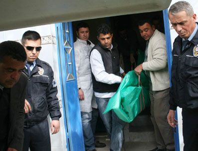 Eşini Öldürdü, İntihar Etti