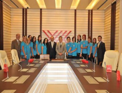 Hentbolcular Özcan`ı Ziyaret Etti