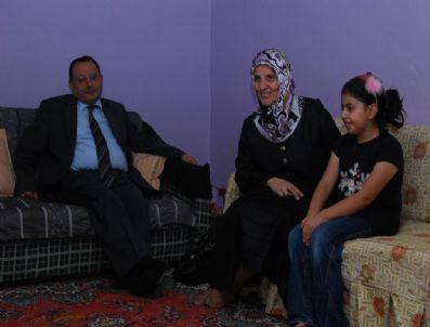 Malatya Valisi Ulvi Saran ve Eşi Fakir Aileyi Ziyaret Etti