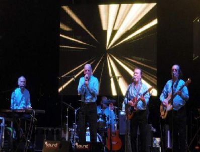 Mavi İşıklar, Ortaköy`ü Salladı