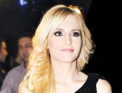 Mine Cangal, yardım etti dayak yedi