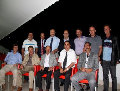 Özbek, İftarda Belde ve İlçe Başkanlarının Sorunlarını Dinledi.