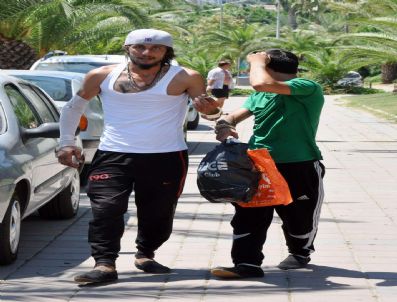 Plaj Hırsızları Polise Yakalandı