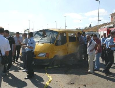 HAKAN YILMAZ - Takla atan minibüste can pazarı:12 yaralı
