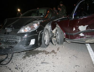 Trafik Kazası: 2 Yaralı