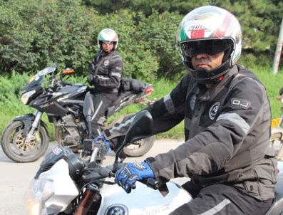 Türk polisi motosikletle Çin turu yapıyor