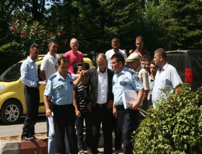 Üniversite Öğrencisine Çarpan Minibüs Şoförü Adliye`ye Getirildi