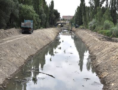 ÜRGÜP BELEDIYESI - Ürgüp Damsa Çayında 2. Etap Çalışmaları Başladı