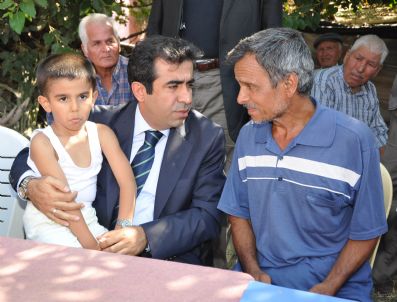 İBRAHIM ÖZEFE - Vali Güzeoğlu`ndan Şehit Ailesine Taziye Ziyareti