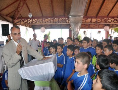 Yaz Futbol Okulu Sona Erdi, 168 Futbolcu Sertifikasını Aldı