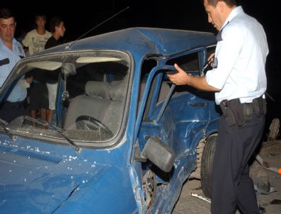 Adana`daki Trafik Kazasında 9 Kişi Ölümden Döndü