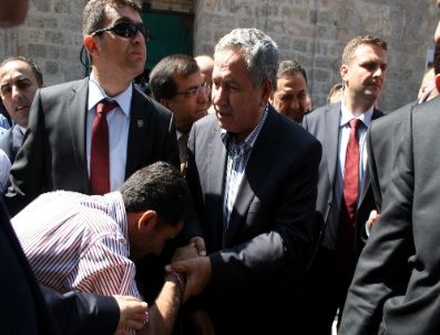 Arınç: Sayın Bahçeli’nin Gönlü Rahat Olsun