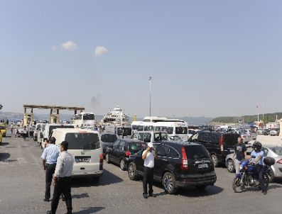 Bayram Dönüşü Çileye Dönüştü, Kilometrelerce Araç Kuyruğu Oluştu