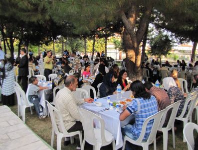 Çorum`da Yaşayan Mültecilere Valilikten Bayram Yemeği