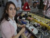 Merakla Başladı, Mesleğinde Tek Oldu
